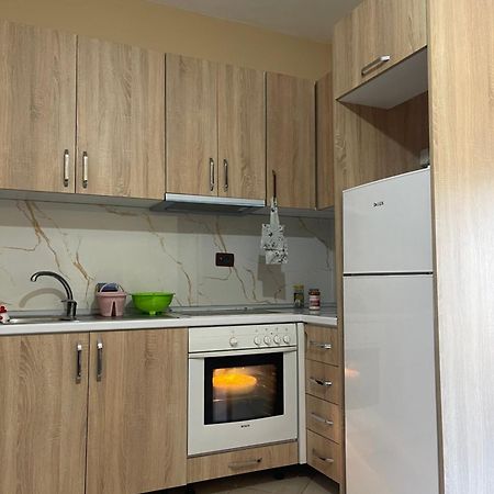 Apartament Shkembi I Kavajes ดูร์เรส ภายนอก รูปภาพ