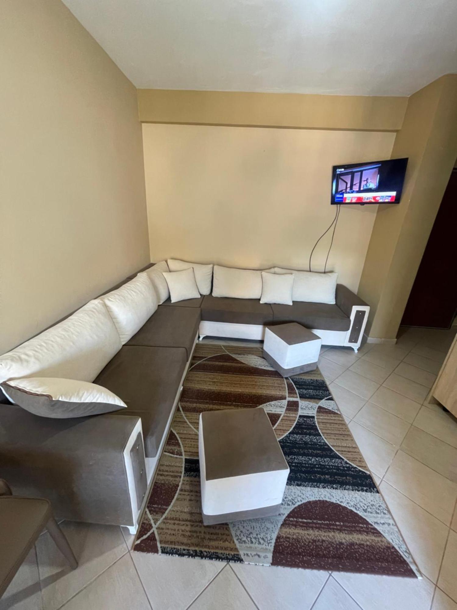Apartament Shkembi I Kavajes ดูร์เรส ภายนอก รูปภาพ