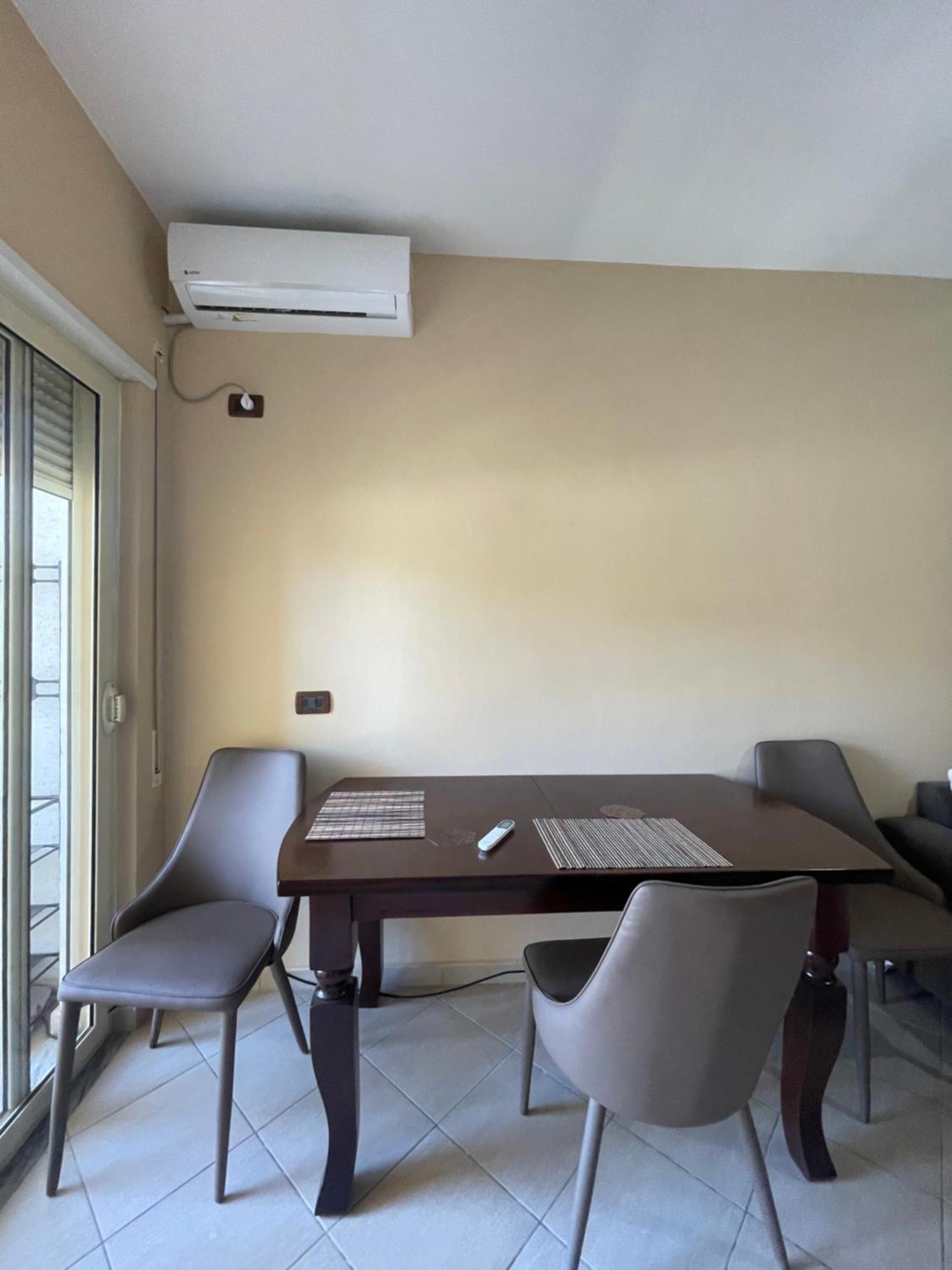 Apartament Shkembi I Kavajes ดูร์เรส ภายนอก รูปภาพ